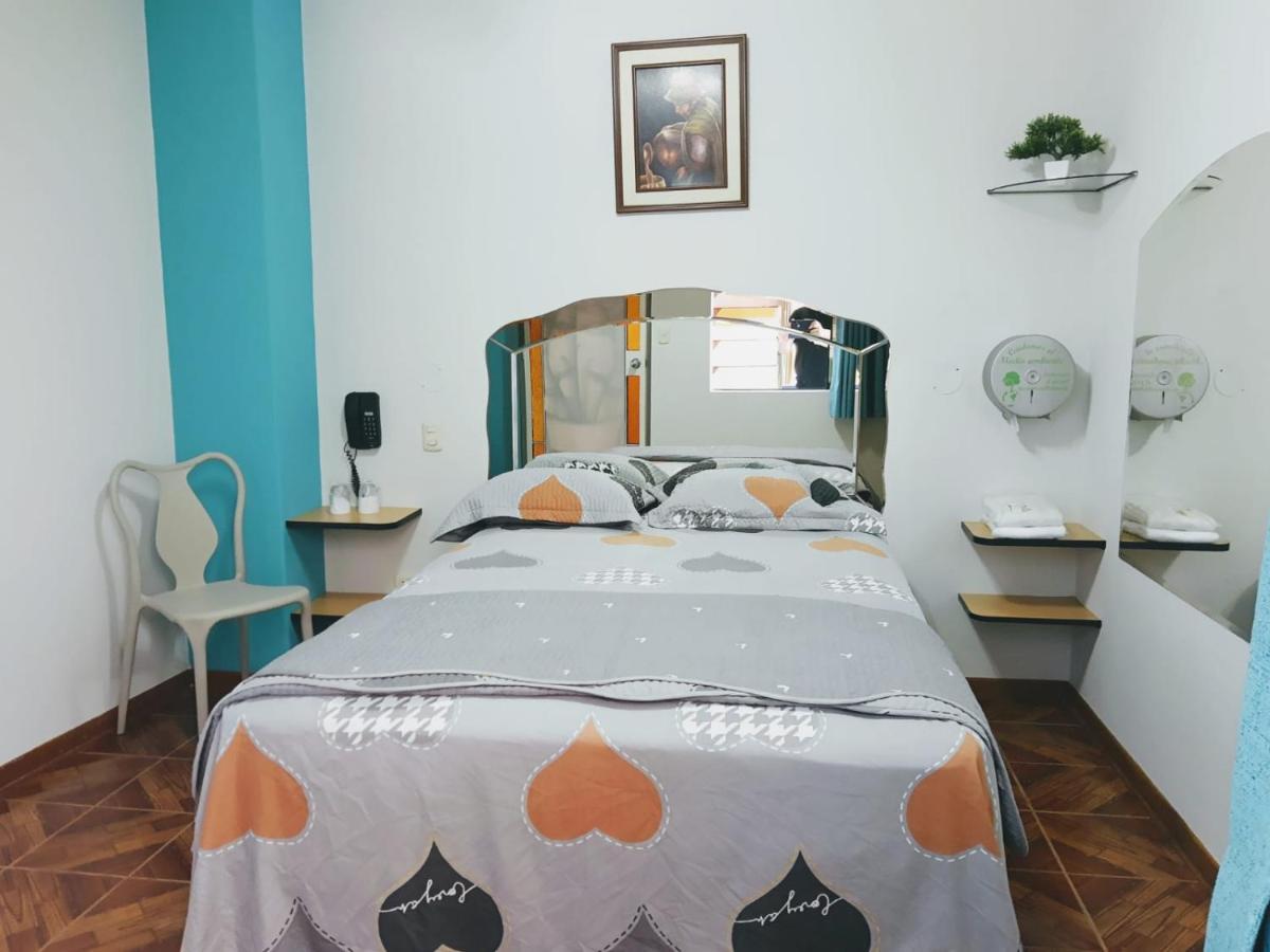 לימה Hospedaje Las Tres Regiones מראה חיצוני תמונה