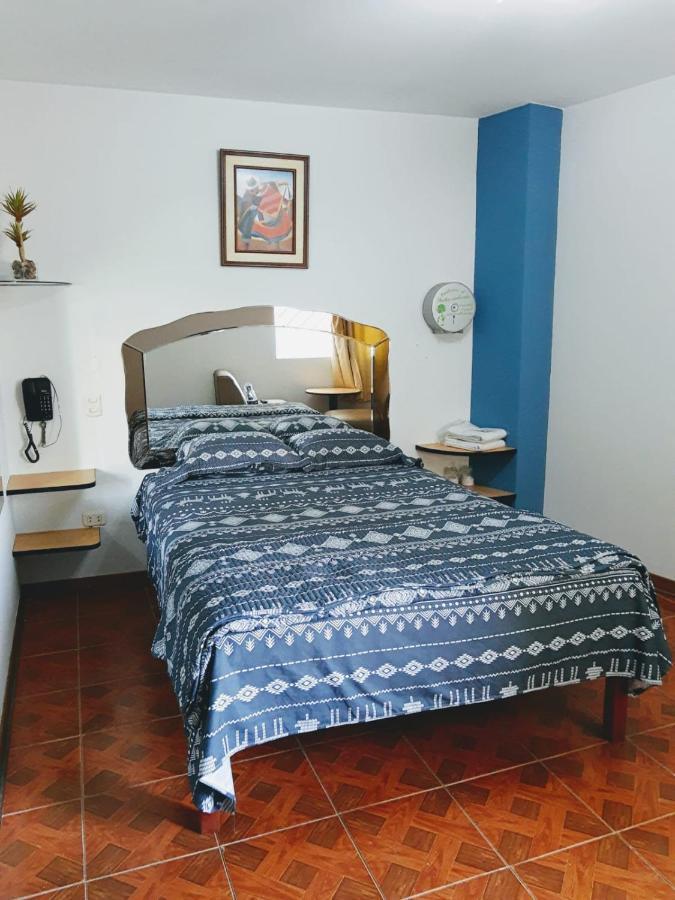 לימה Hospedaje Las Tres Regiones מראה חיצוני תמונה